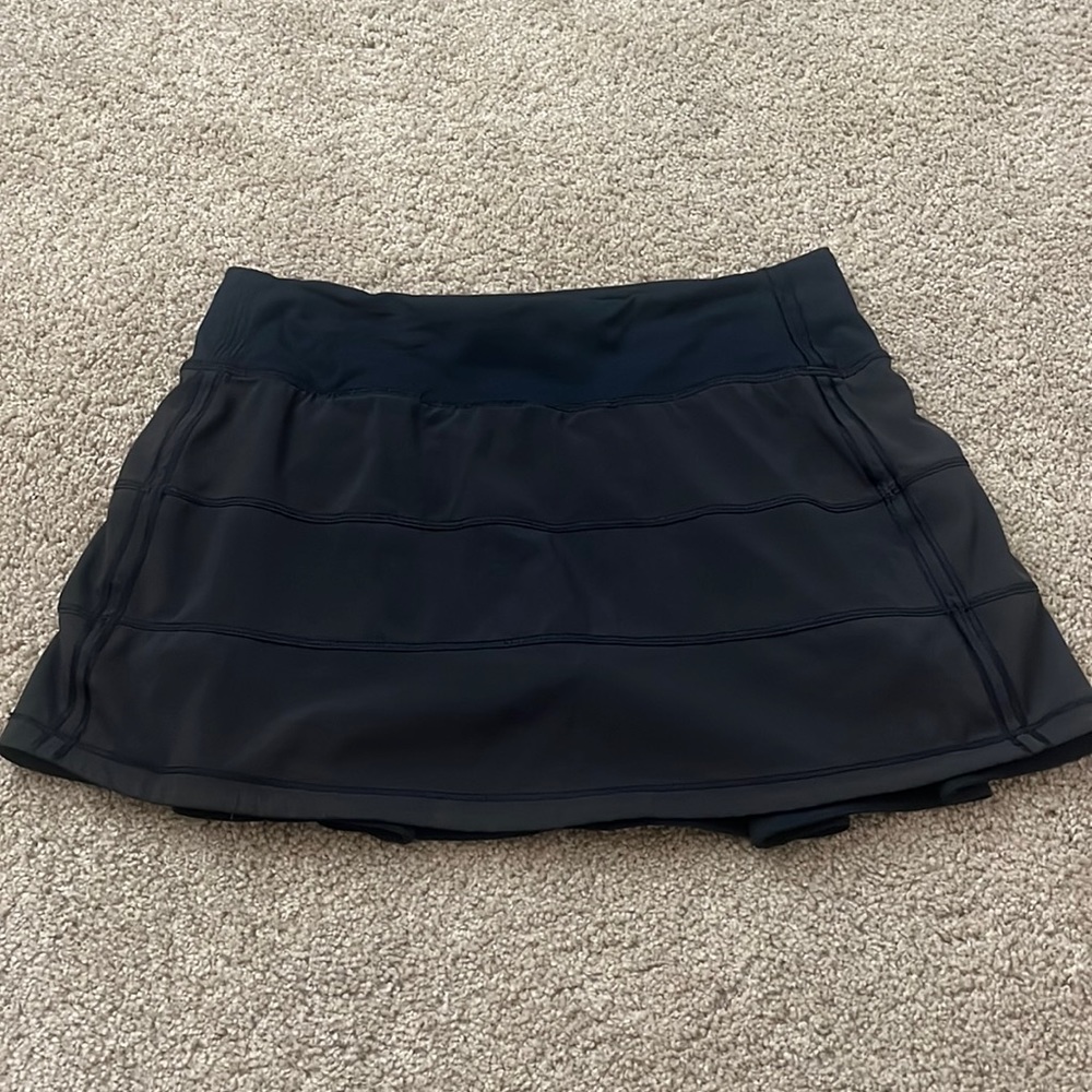Lululemon black pace rival skirt size 2